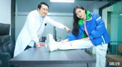 美女胸闷让大夫看病，一个敢问一个敢说，诊断过程太逗了