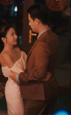 《且以深情共白首》